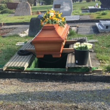 Sarg Grabstätte Weigelt Bestattungen